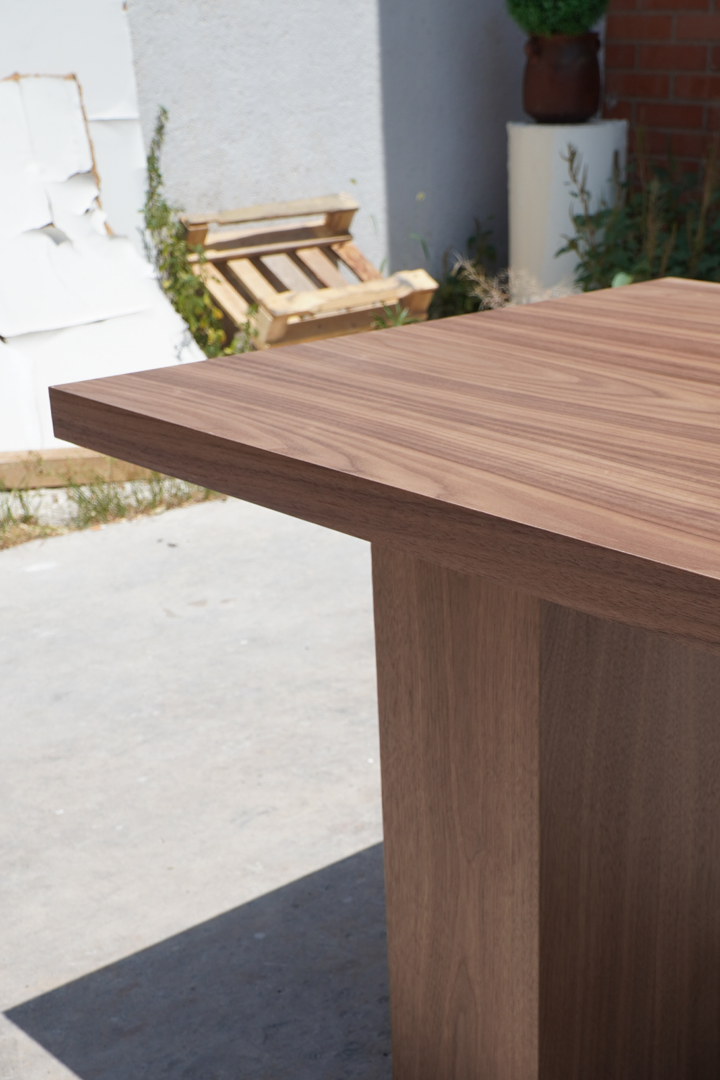 Eleonora dining table